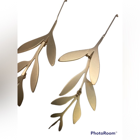 C&C California Gold Brass Leaf Dangle Earrings Brand New #15 - Picture 4 of 5
